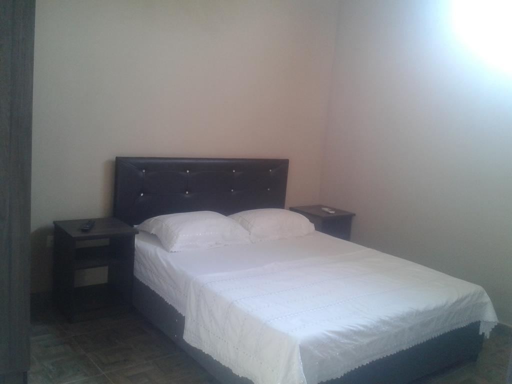 Maxim Mini Hotel Batumi Szoba fotó