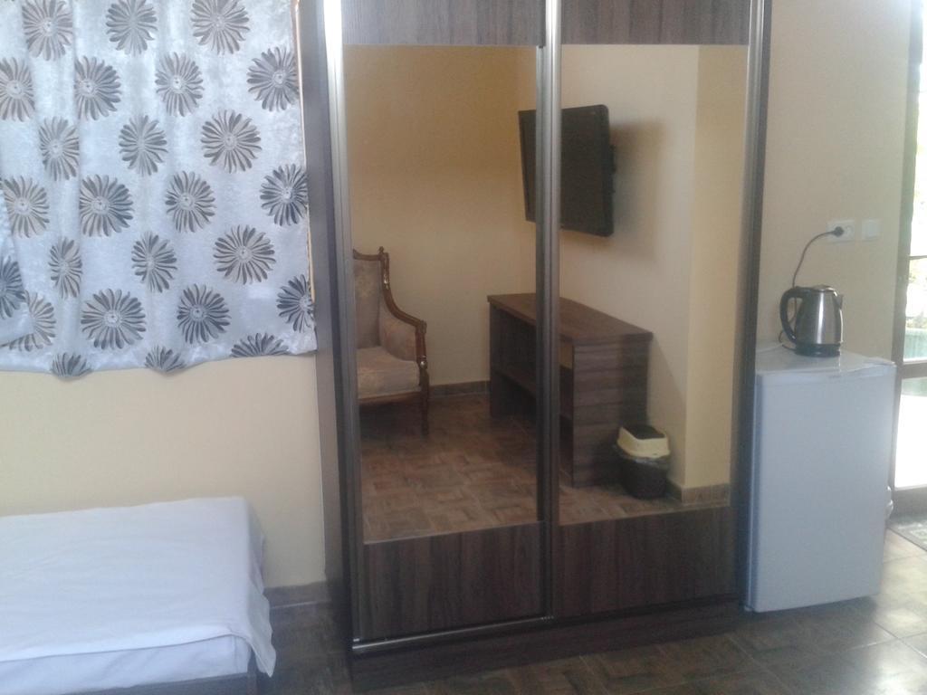 Maxim Mini Hotel Batumi Kültér fotó